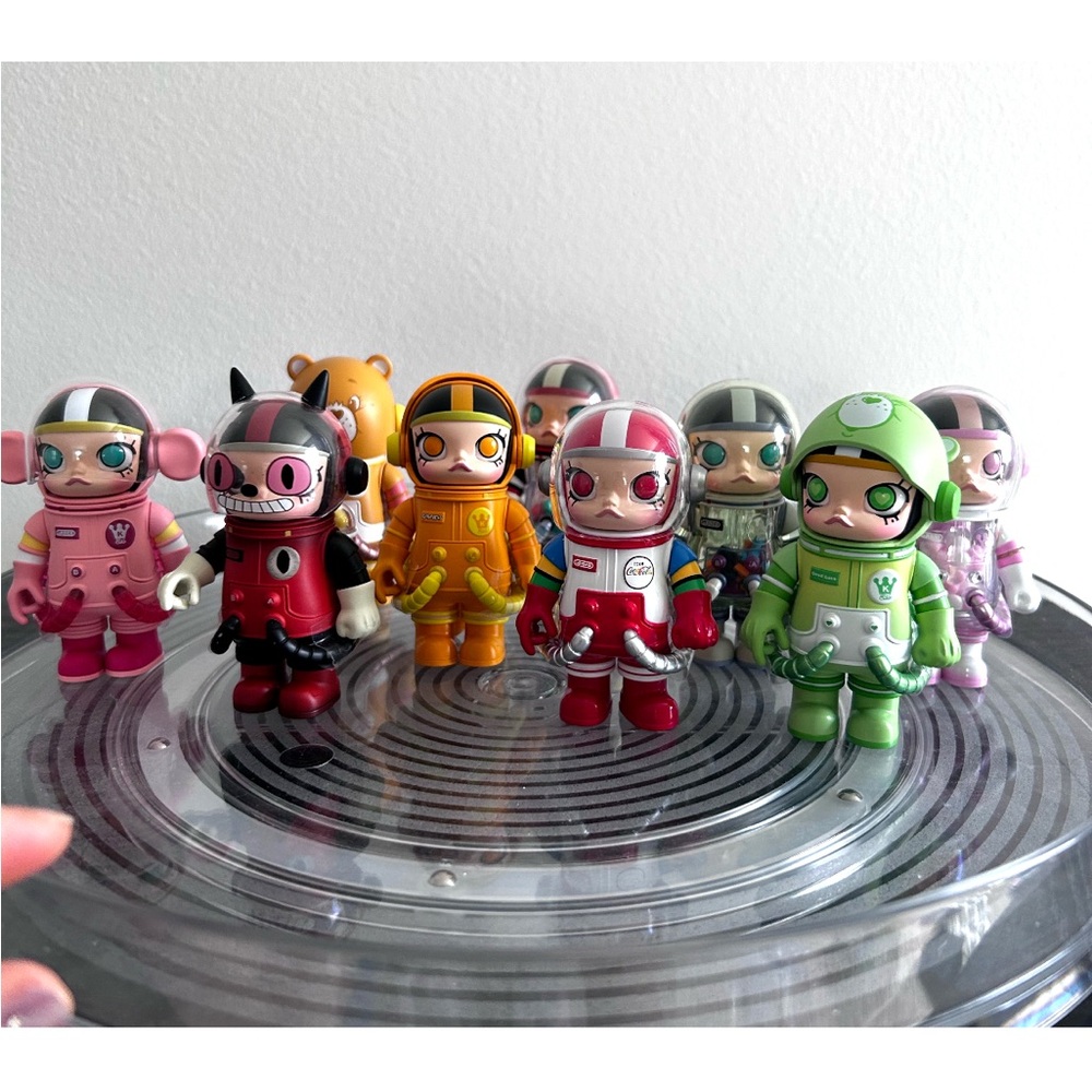 Pop Mart figurine_ Molly PEACH - Picture 11 of 17